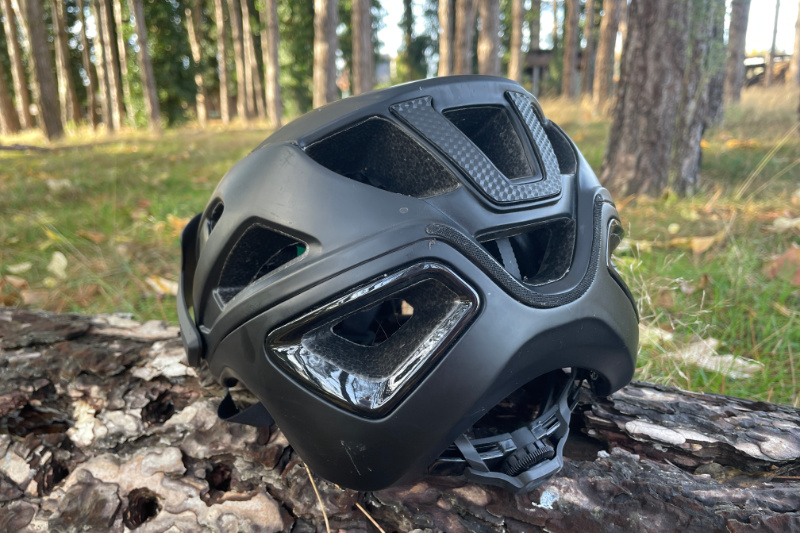Lazer jackal Kineticore trail helm