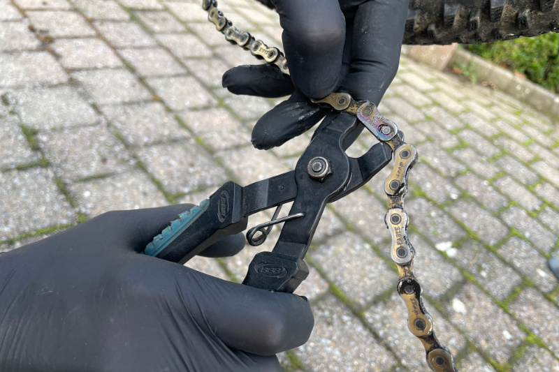 Ketting wisselen missing link tang